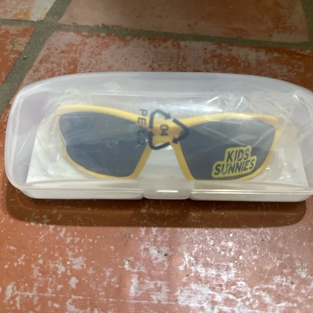 New in case Kids Yellow Sunglasses
